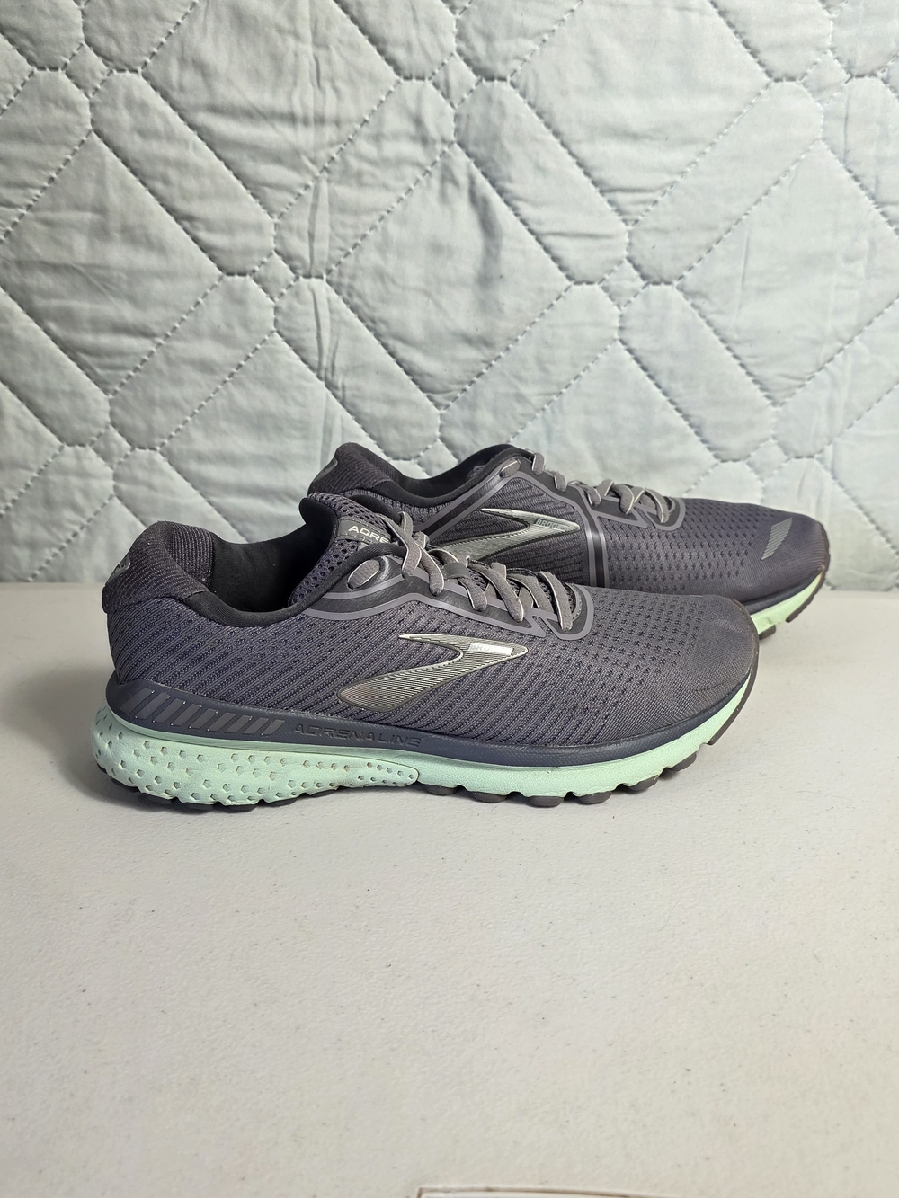 Brooks Adrenaline GTS 20 Running Shoes Women's Size 8.5  Gray Mint